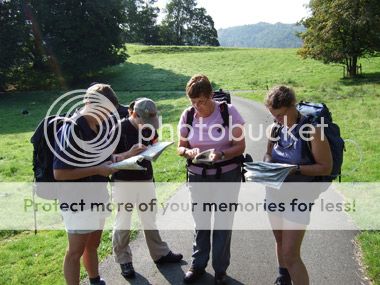 http://i1143.photobucket.com/albums/n627/thedogcody/walking-group.jpg