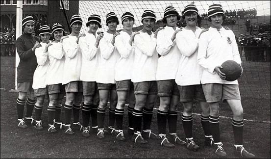 Il calcio roba da uomini No  Womens football Womens soccer Football