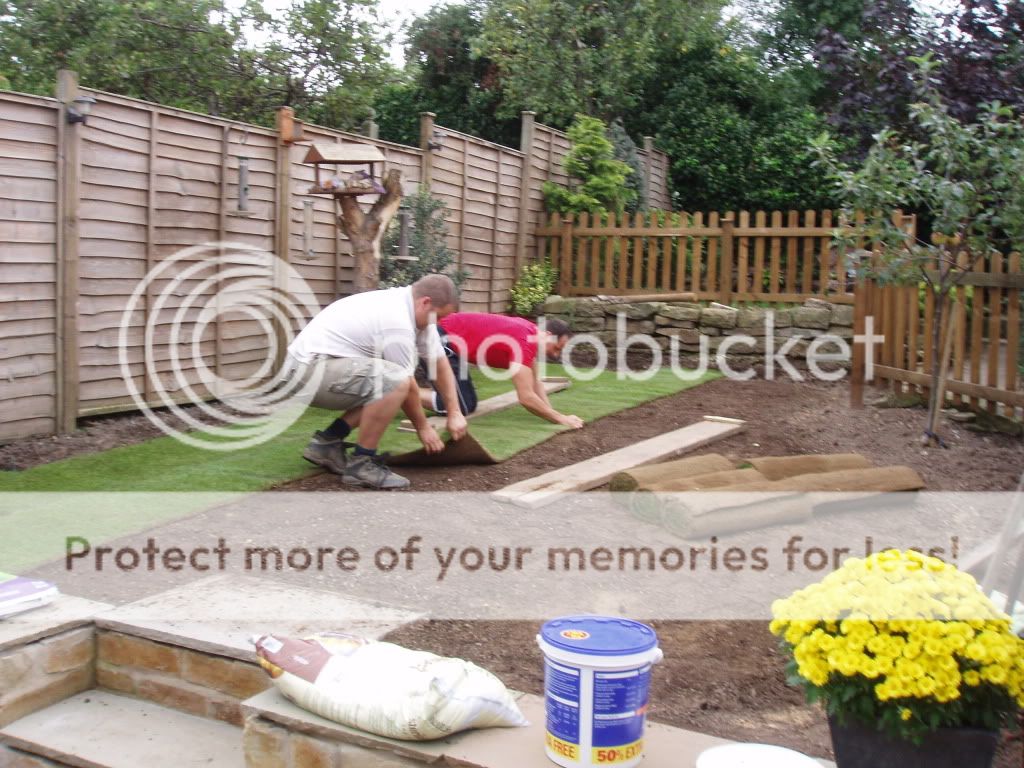 http://i232.photobucket.com/albums/ee192/thebear843/Smithfield/Turfing.jpg