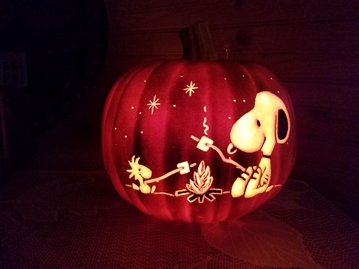 Snoopy Pumpkin  Pumpkin halloween decorations Minion pumpkin carving  Country pumpkin carving