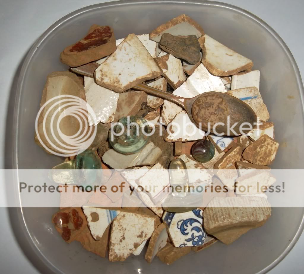 http://i1048.photobucket.com/albums/s373/leggi2/pottery2_zpsf04b3c77.jpg