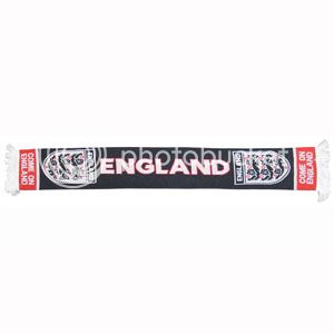 http://i1143.photobucket.com/albums/n627/thedogcody/HN101E_scarf.jpg