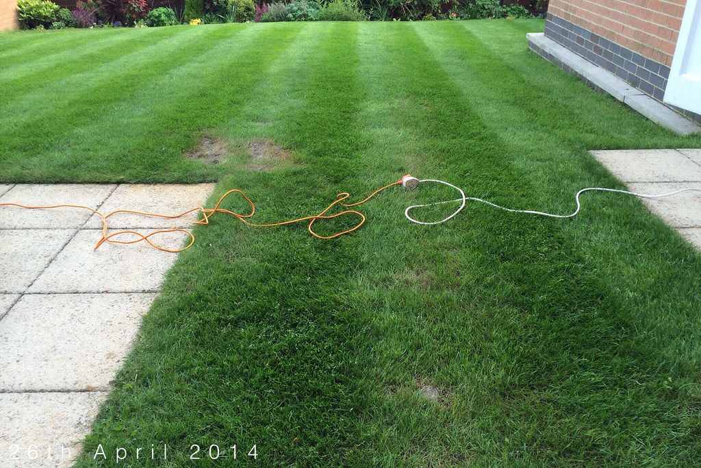 https://farm8.staticflickr.com/7397/14082970096_83b6477d8e_b.jpg