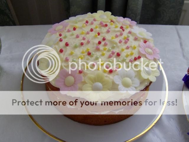 http://i1131.photobucket.com/albums/m551/lilylouise1/Teaparty004.jpg