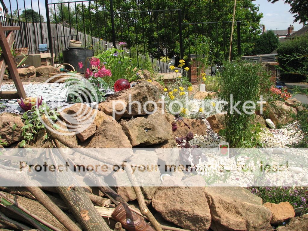 http://i1076.photobucket.com/albums/w443/El_Chaffinch/minecraft/garden%20design/landscaping%20and%20planting/200.jpg