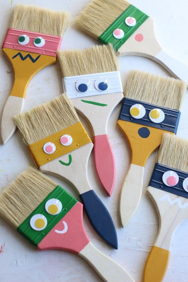 DIY Paint Brush Puppets  Puppet Theater for Kids  Crafts for kids  Crafts Puppets diy