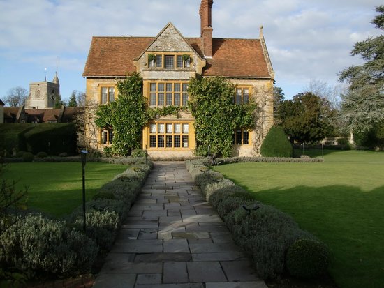 http://media-cdn.tripadvisor.com/media/photo-s/06/06/a2/1b/belmond-le-manoir-aux.jpg