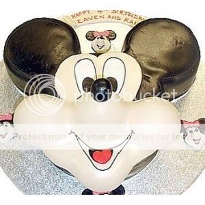 http://i1143.photobucket.com/albums/n627/thedogcody/mickey-mouse-cake.jpg