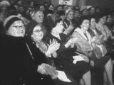 http://i1143.photobucket.com/albums/n627/thedogcody/christmas%20animations/supershop9applause.gif