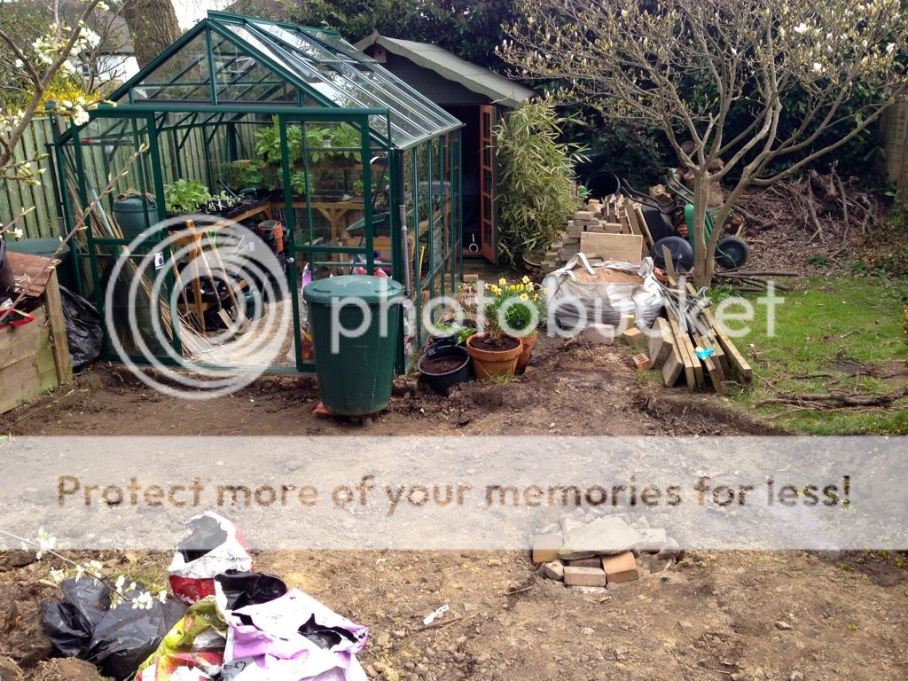 http://i232.photobucket.com/albums/ee192/thebear843/Garden/file_zps21e2d074.jpg