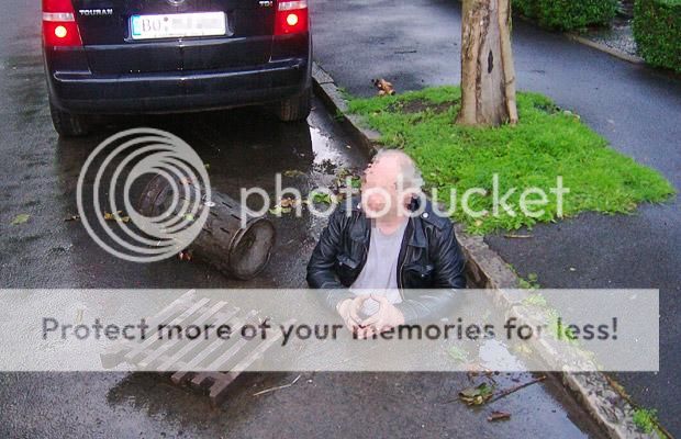 http://i1143.photobucket.com/albums/n627/thedogcody/drunk-in-a-drain_1442977i.jpg