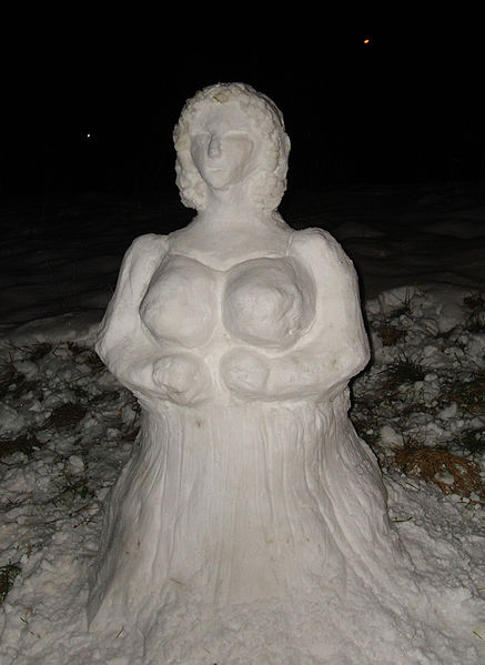 http://upload.wikimedia.org/wikipedia/commons/thumb/e/eb/Snow-woman.jpg/437px-Snow-woman.jpg