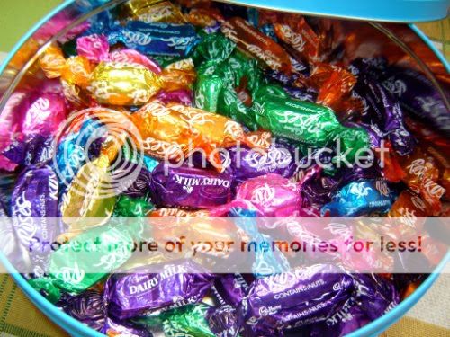 http://i1143.photobucket.com/albums/n627/thedogcody/cadburyroses2.jpg