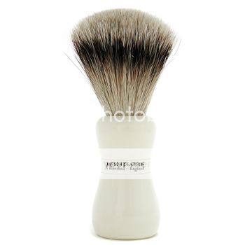 http://i1143.photobucket.com/albums/n627/thedogcody/super-badger-shaving-brush-04903937.jpg