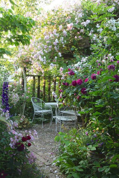 30 Spectacular Dreamiest Gardens on Pinterest  Small cottage garden  ideas Small garden design ideas low maintenance Beautiful gardens