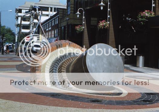 http://i1143.photobucket.com/albums/n627/thedogcody/wokingmartianpod.jpg