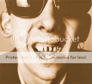 http://i1143.photobucket.com/albums/n627/thedogcody/shane_mcgowan_teeth.jpg