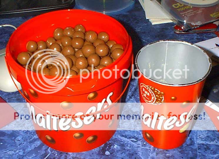 http://i1143.photobucket.com/albums/n627/thedogcody/maltesers-web.jpg